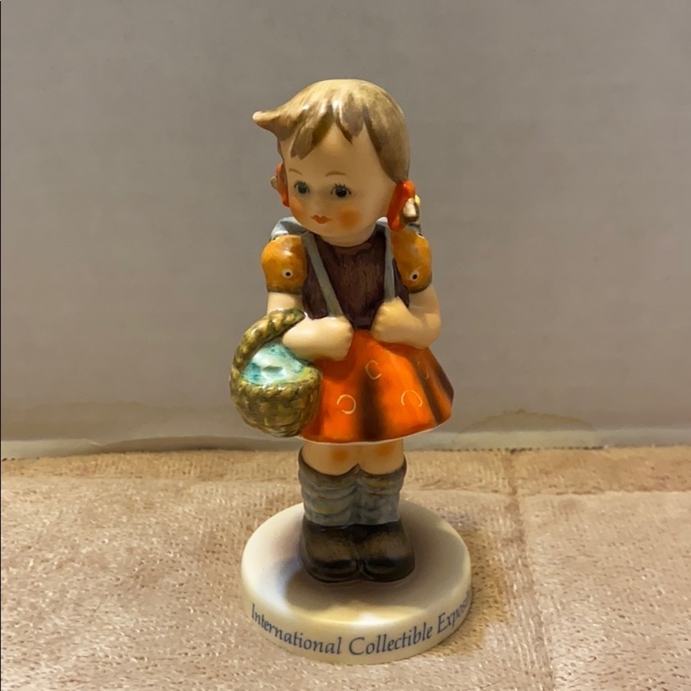 Goebel Hummel “School Girl” International Figurine